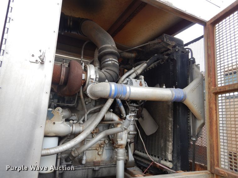 image for item DK0286 2000 International 2554  truck with pump