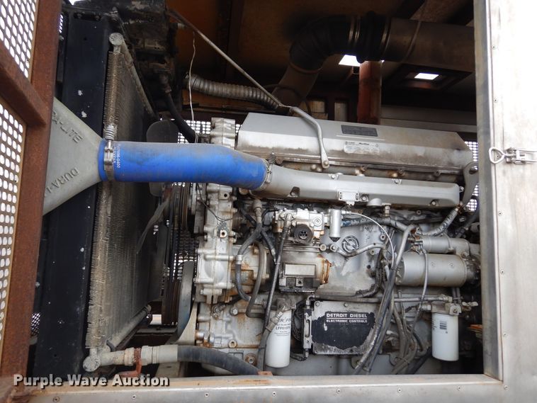 image for item DK0286 2000 International 2554  truck with pump