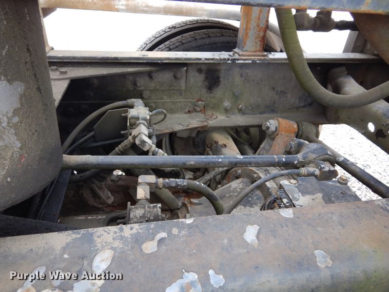 image for item DK0286 2000 International 2554  truck with pump