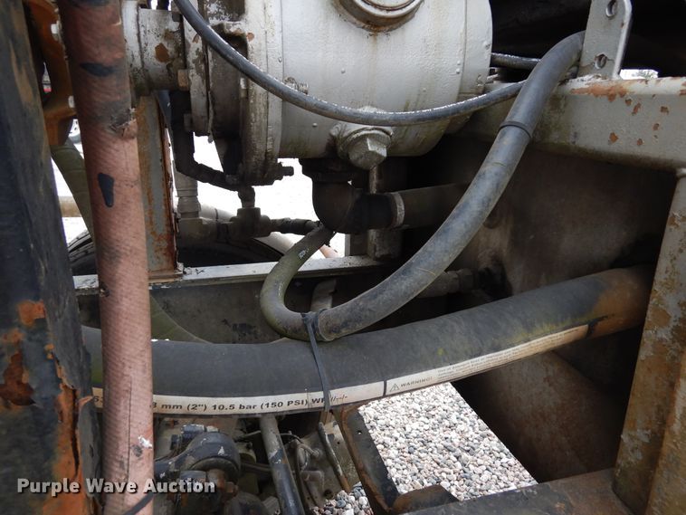 image for item DK0286 2000 International 2554  truck with pump