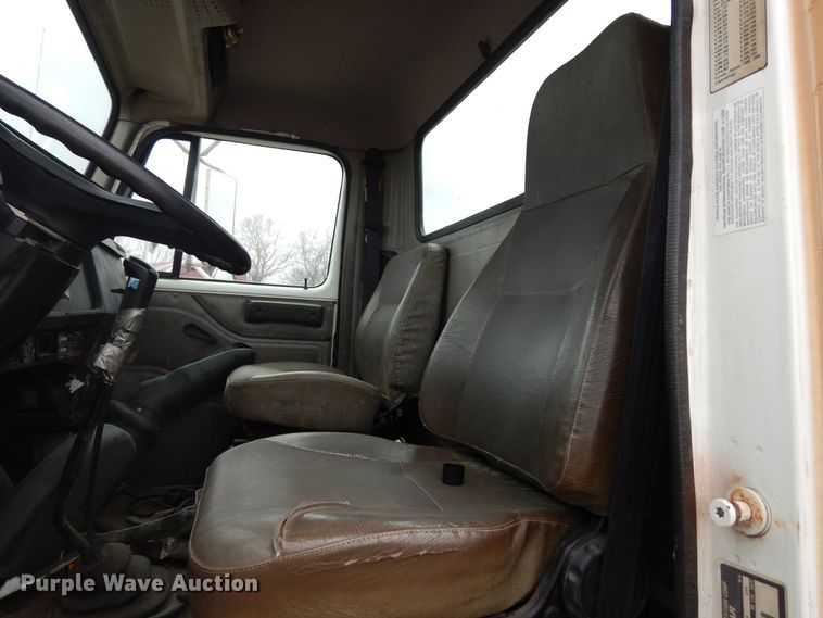 image for item DK0286 2000 International 2554  truck with pump