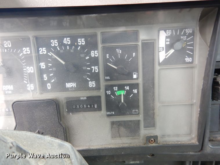 image for item DK0286 2000 International 2554  truck with pump