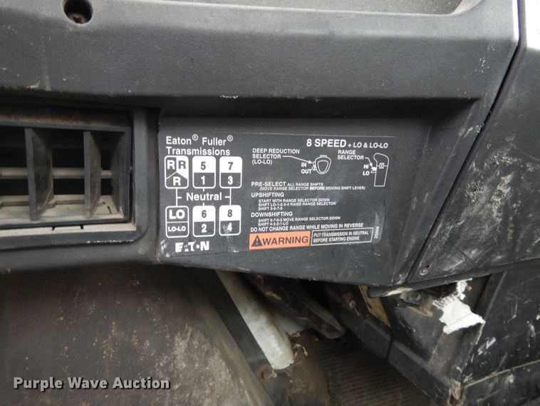 image for item DK0286 2000 International 2554  truck with pump