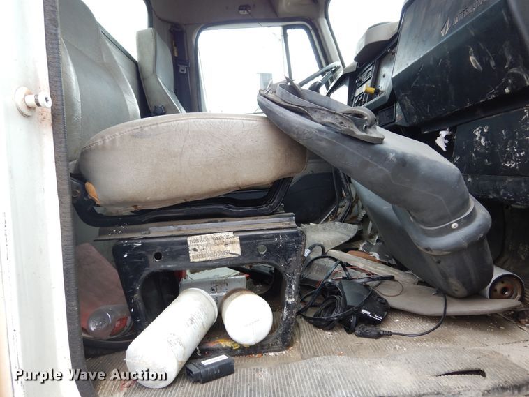 image for item DK0286 2000 International 2554  truck with pump