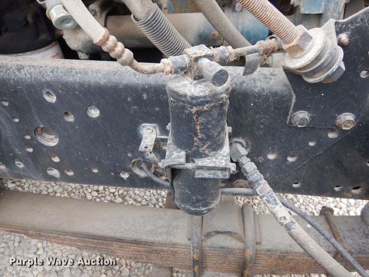 image for item DK0286 2000 International 2554  truck with pump