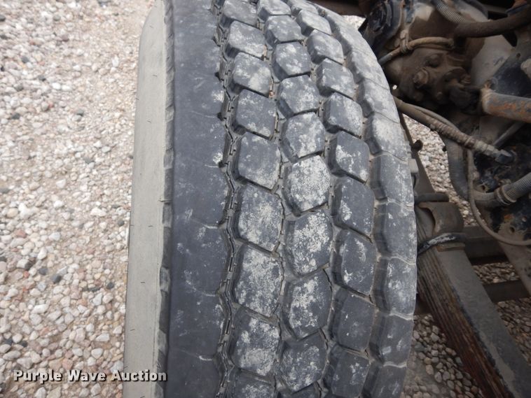 image for item DK0286 2000 International 2554  truck with pump