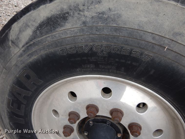 image for item DK0286 2000 International 2554  truck with pump