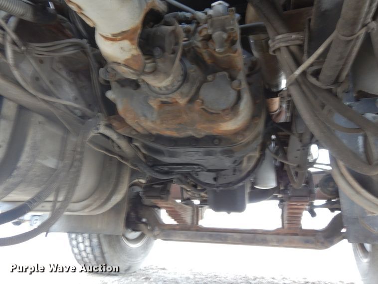 image for item DK0286 2000 International 2554  truck with pump