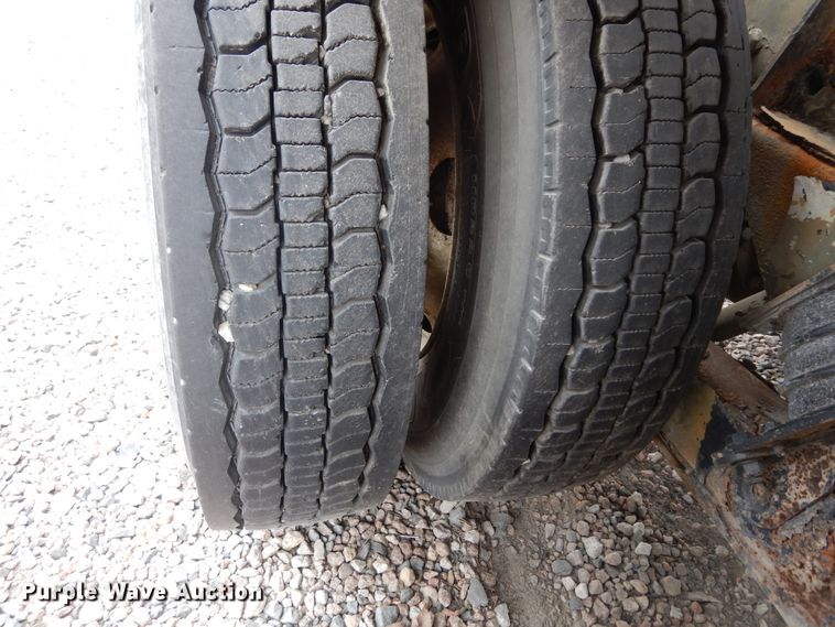 image for item DK0286 2000 International 2554  truck with pump