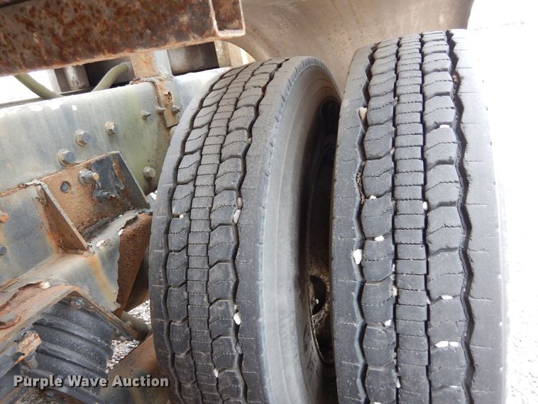 image for item DK0286 2000 International 2554  truck with pump