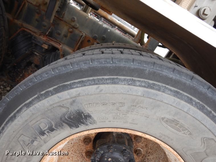 image for item DK0286 2000 International 2554  truck with pump