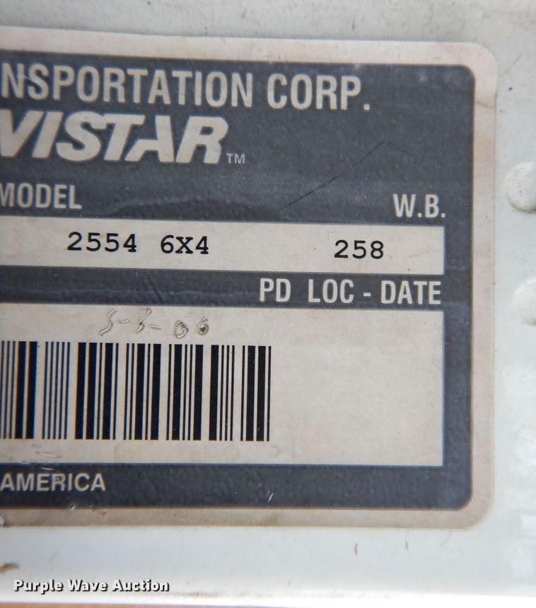 image for item DK0286 2000 International 2554  truck with pump