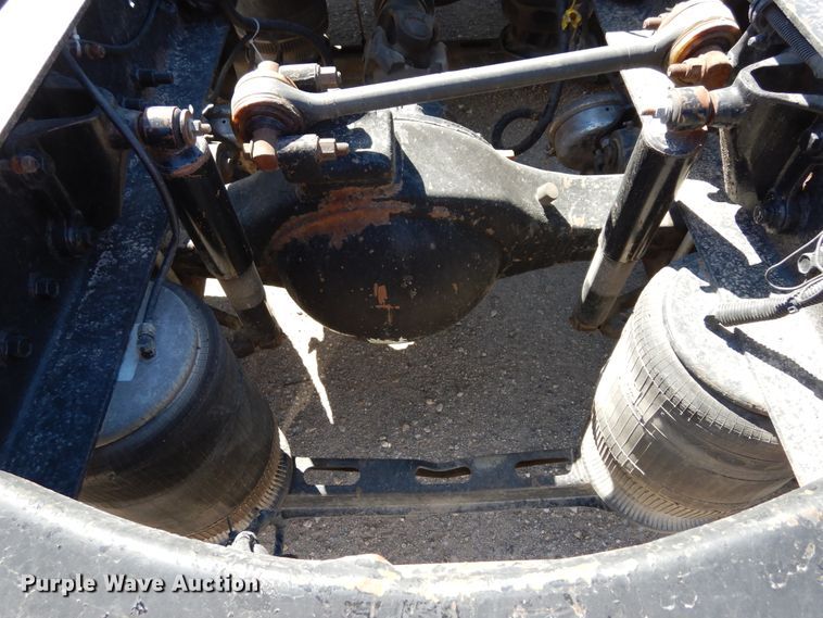 image for item DK0323 1999 Volvo VN Series  semi truck