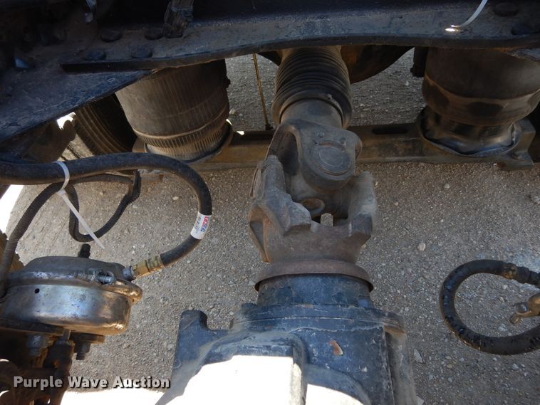 image for item DK0323 1999 Volvo VN Series  semi truck