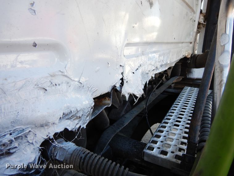 image for item DK0323 1999 Volvo VN Series  semi truck