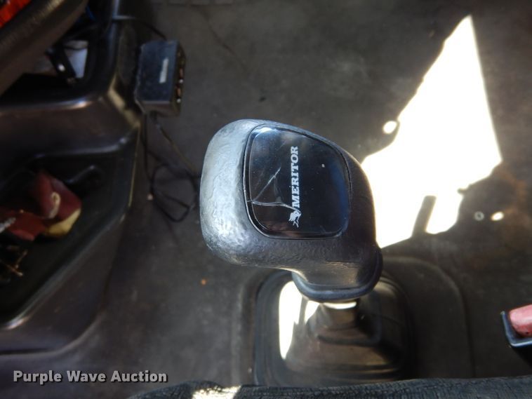 image for item DK0323 1999 Volvo VN Series  semi truck