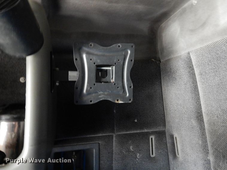 image for item DK0323 1999 Volvo VN Series  semi truck