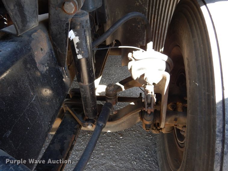 image for item DK0323 1999 Volvo VN Series  semi truck