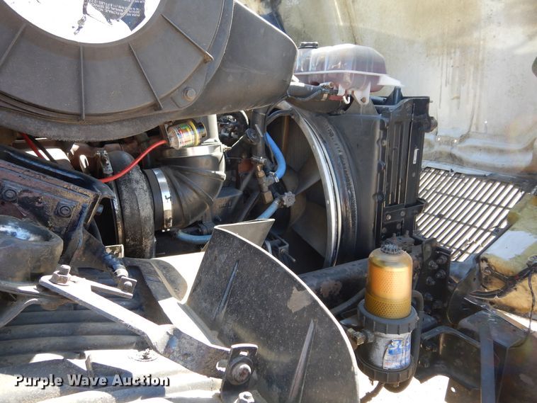 image for item DK0323 1999 Volvo VN Series  semi truck