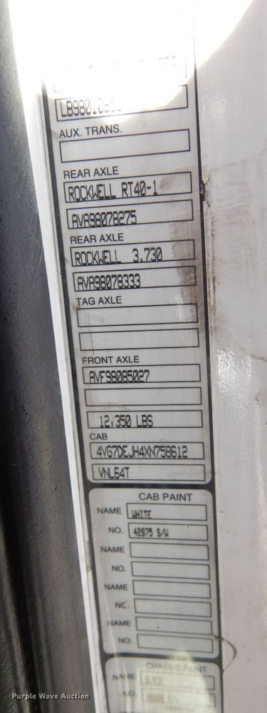 image for item DK0323 1999 Volvo VN Series  semi truck