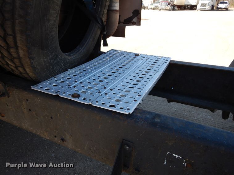 image for item DK0324 2006 Volvo VN Series  semi truck