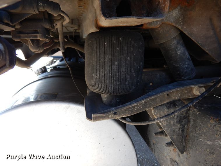 image for item DK0324 2006 Volvo VN Series  semi truck