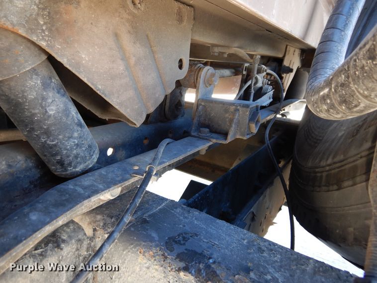 image for item DK0324 2006 Volvo VN Series  semi truck