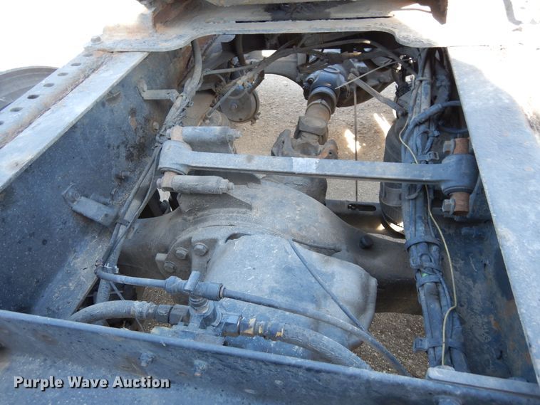 image for item DK0324 2006 Volvo VN Series  semi truck