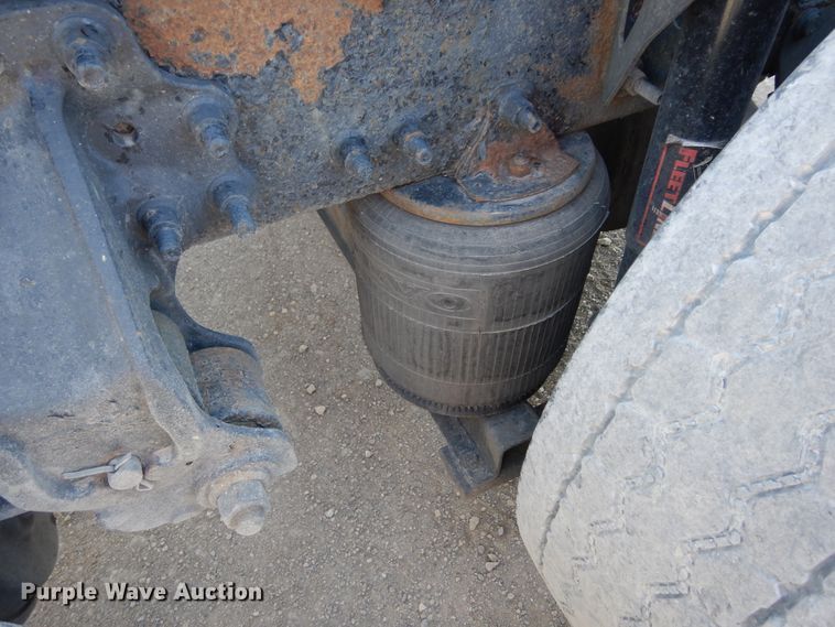 image for item DK0324 2006 Volvo VN Series  semi truck