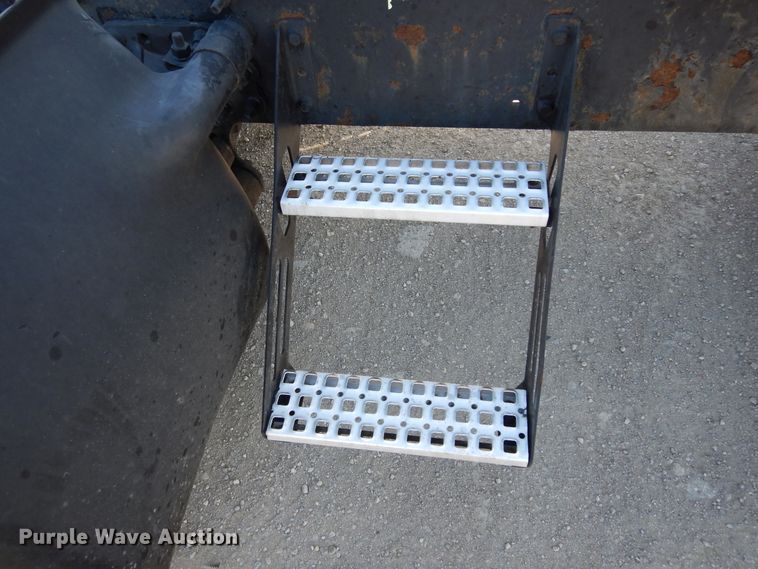 image for item DK0324 2006 Volvo VN Series  semi truck