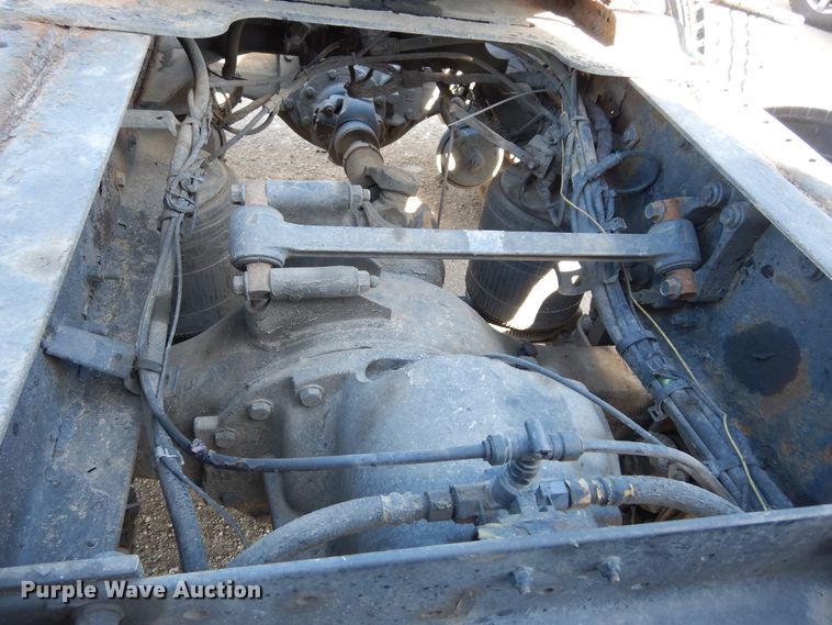 image for item DK0324 2006 Volvo VN Series  semi truck