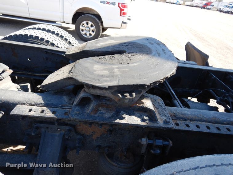 image for item DK0324 2006 Volvo VN Series  semi truck