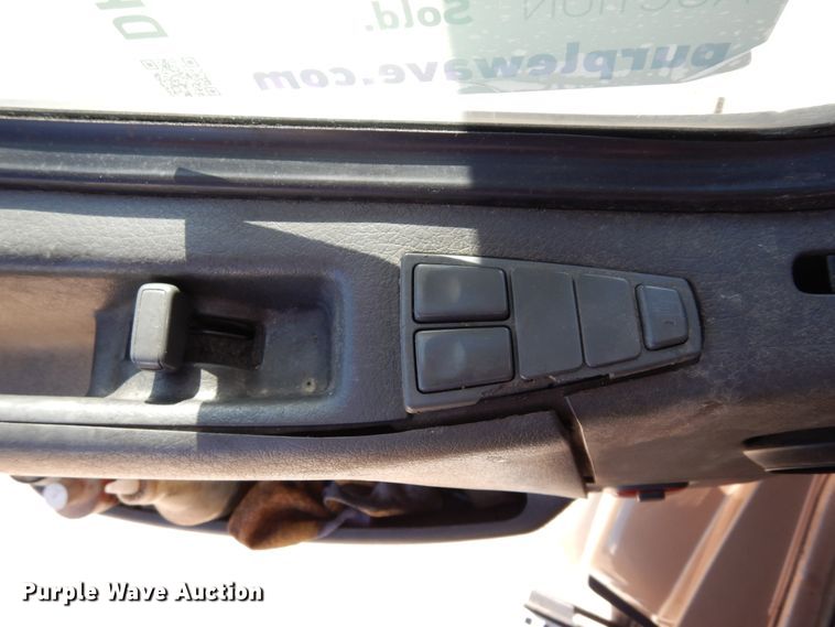 image for item DK0324 2006 Volvo VN Series  semi truck