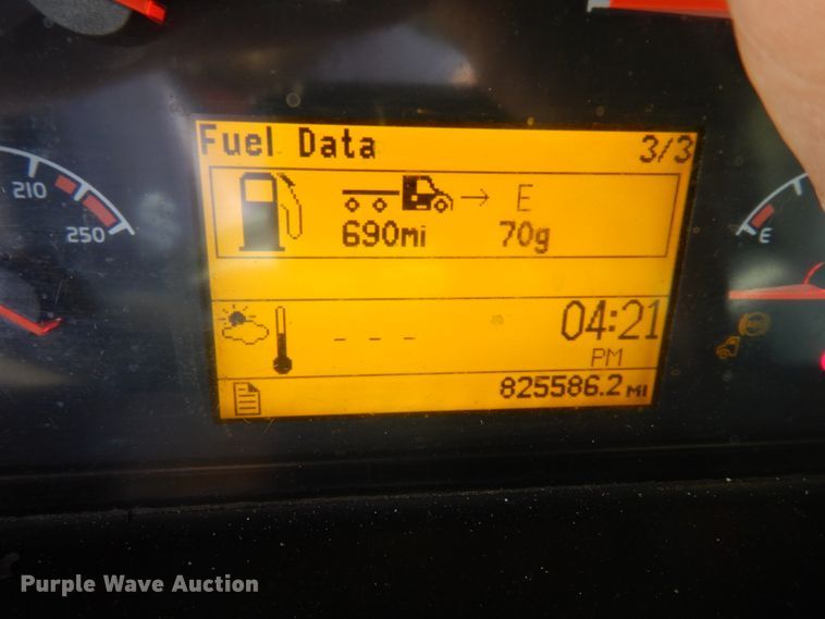 image for item DK0324 2006 Volvo VN Series  semi truck