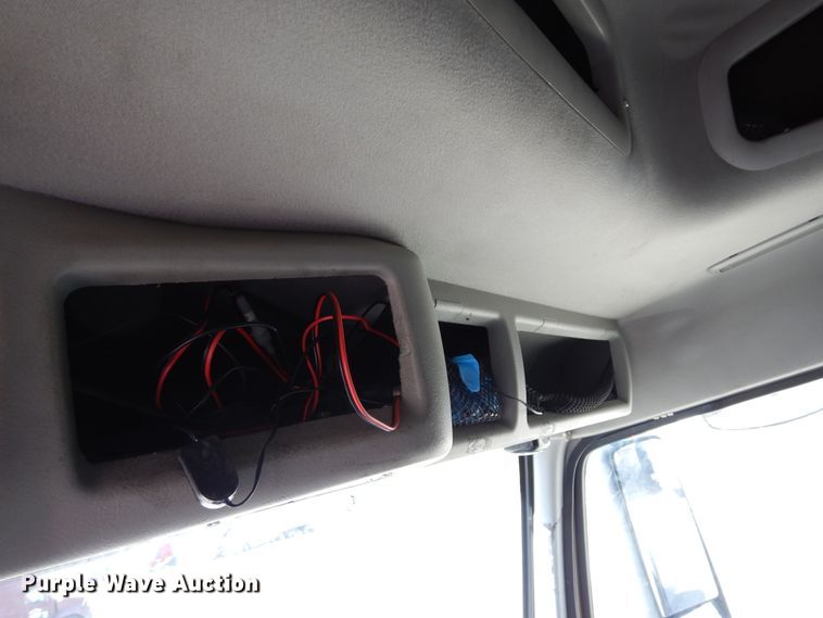 image for item DK0324 2006 Volvo VN Series  semi truck