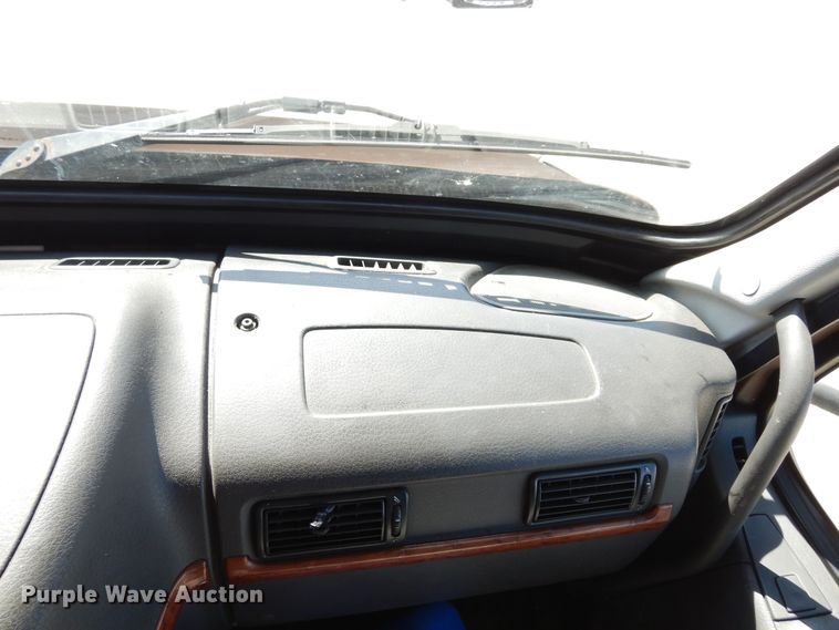 image for item DK0324 2006 Volvo VN Series  semi truck