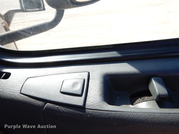 image for item DK0324 2006 Volvo VN Series  semi truck