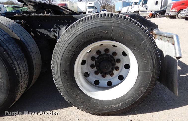 image for item DK0324 2006 Volvo VN Series  semi truck