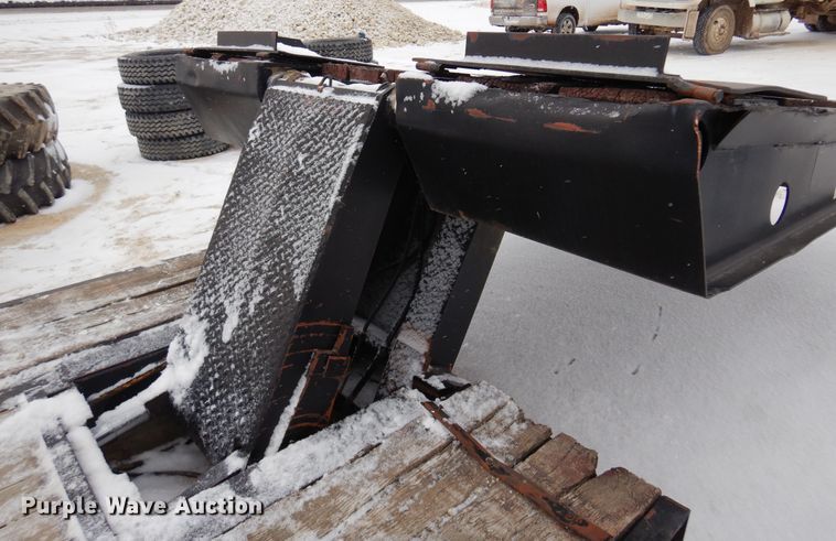 image for item DK4307 1985 Hyster  lowboy equipment trailer