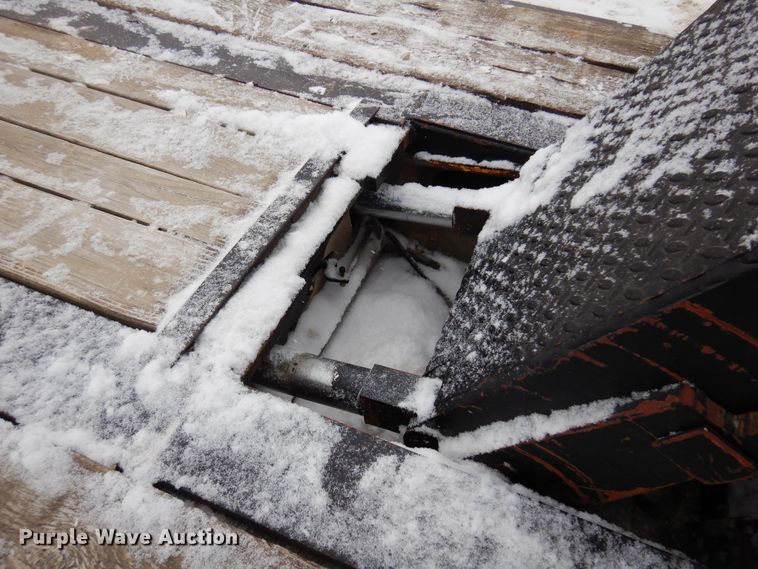 image for item DK4307 1985 Hyster  lowboy equipment trailer