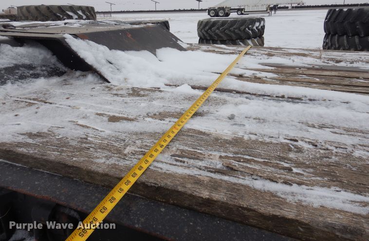 image for item DK4307 1985 Hyster  lowboy equipment trailer