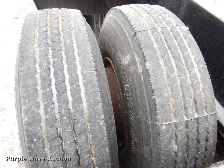 image for item DK4307 1985 Hyster  lowboy equipment trailer