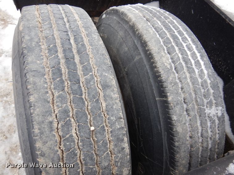 image for item DK4307 1985 Hyster  lowboy equipment trailer