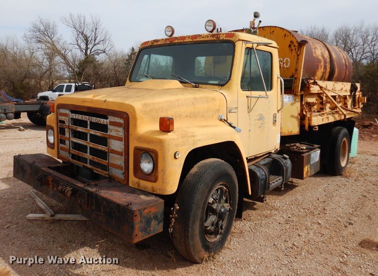 image for item DK4396 1982 International S1954  dump truck