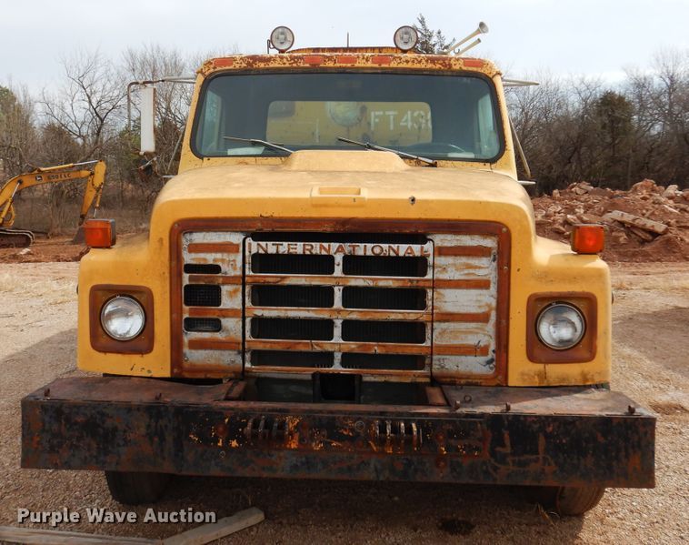 image for item DK4396 1982 International S1954  dump truck