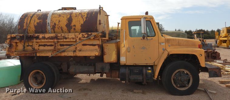 image for item DK4396 1982 International S1954  dump truck