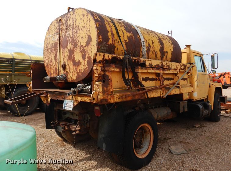 image for item DK4396 1982 International S1954  dump truck