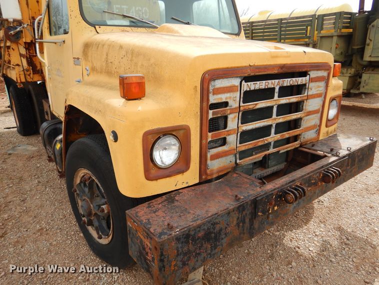 image for item DK4396 1982 International S1954  dump truck