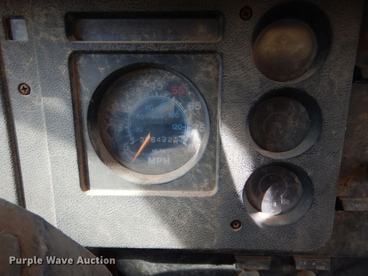 image for item DK4396 1982 International S1954  dump truck