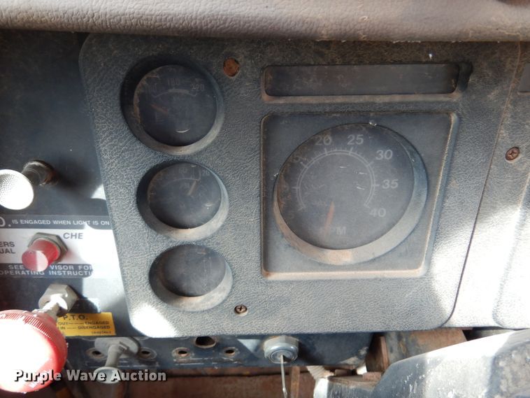 image for item DK4396 1982 International S1954  dump truck